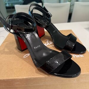 Christian Louboutin - Miss Sabina 85